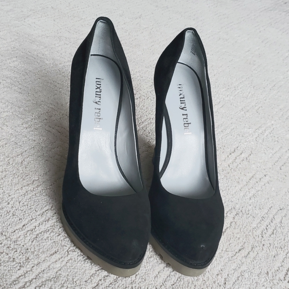Black suede wedge shoes size 39